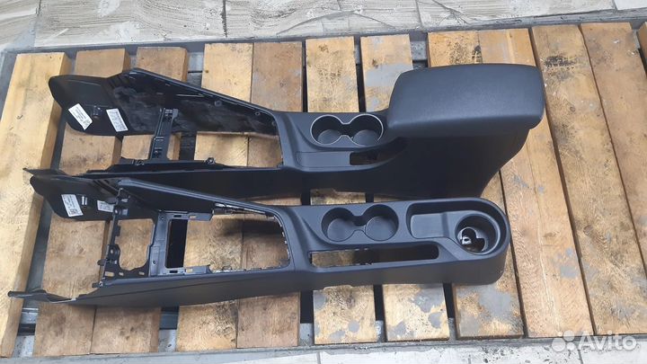 Напольная консоль с подлокотником на solaris 2