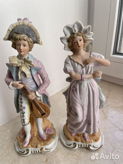 Статуэтка фарфор