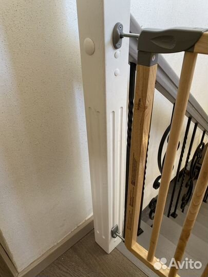 Защитные ворота безопасности на лестницу