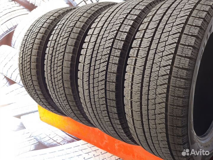 Bridgestone Blizzak VRX2 225/50 R17