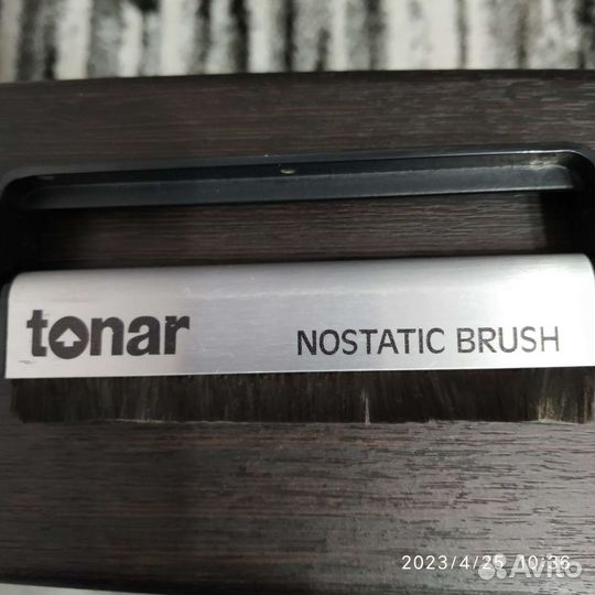 Антистатическая щетка