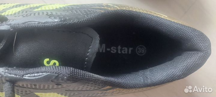 Бутсы новые р.39