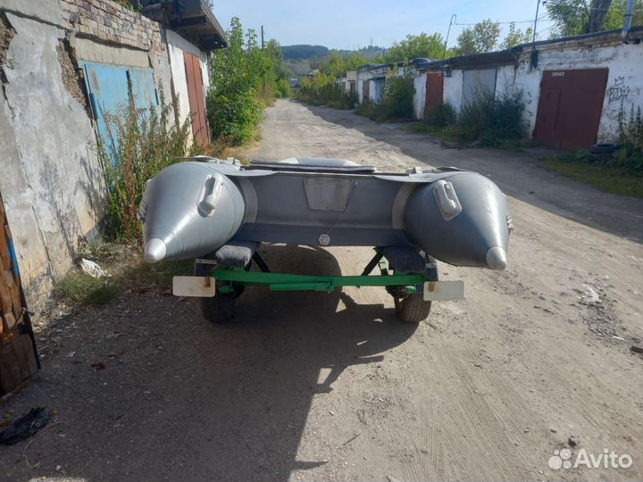 Продаю лодку пвх Гладиатор 3.800