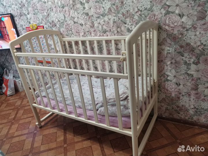 Детская кроватка качалка