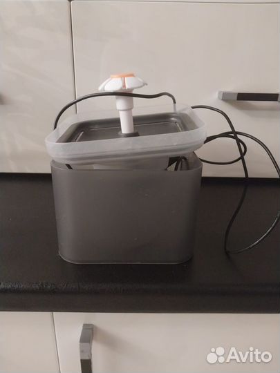 Поилка для кота