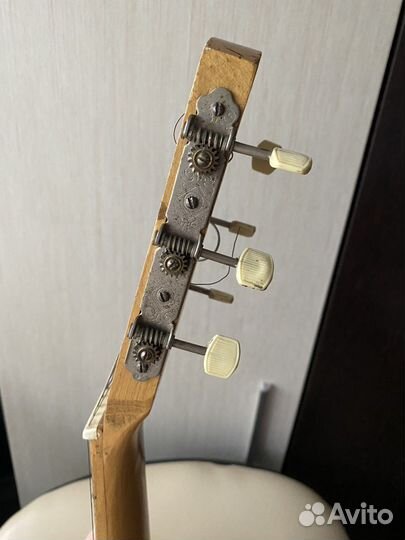 Акустическая гитара