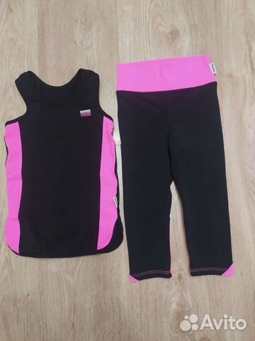 Майка и бриджи для занятий спортом