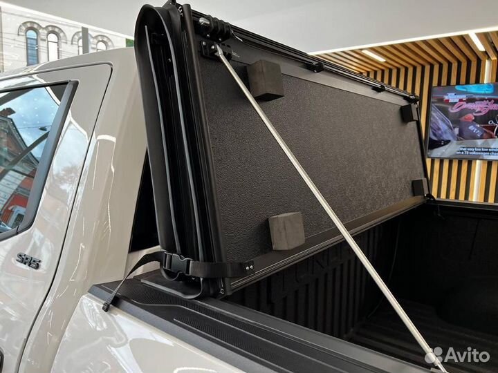 4-Х секционная крышка на Toyota Tundra