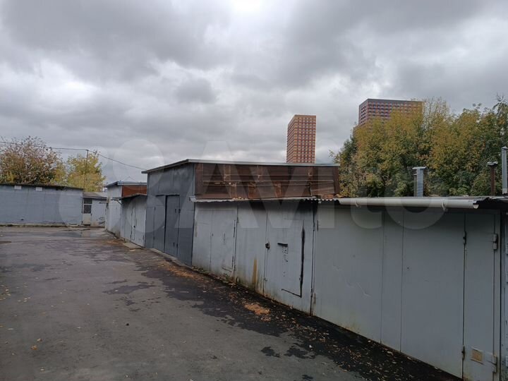 Гараж, > 30 м²