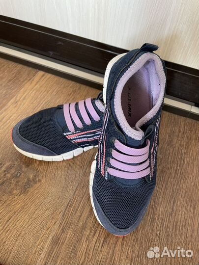 Кроссовки для девочки