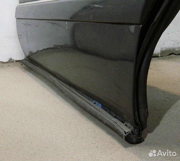 Дверь задняя левая Audi A8 D2 long (дефект)