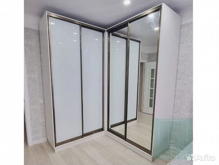 Белый шкаф