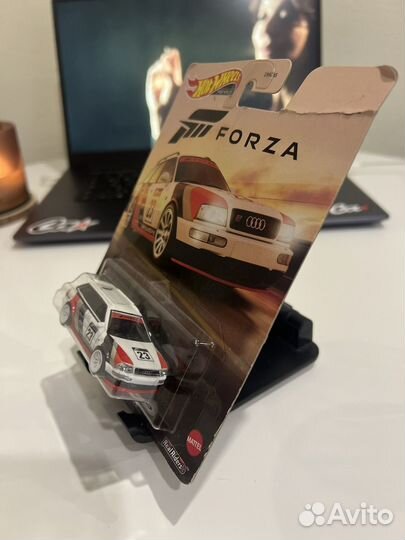 Hot Wheels Premium Audi Avant RS2