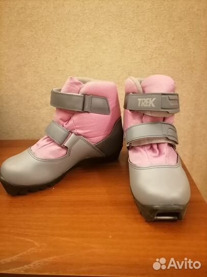 Продам лыжные ботинки