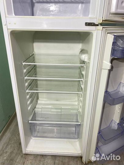 Холодильник Zanussi