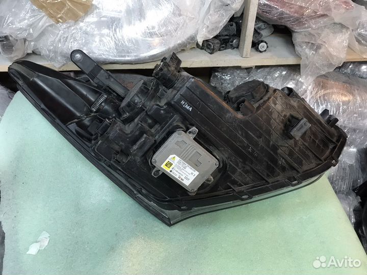 Фара левая Hyundai SantaFe 3 xenon