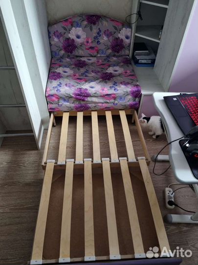 Кровать чердак с диваном