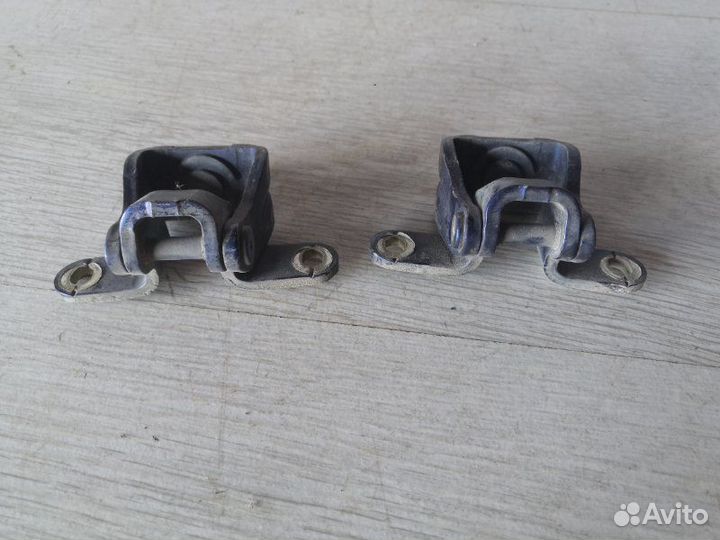 Петли двери багажника Skoda Octavia A5 BSF 2007