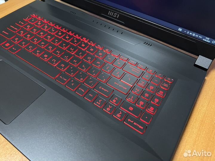 Новый мощный MSI в упаковке/ 32Гб/ 17