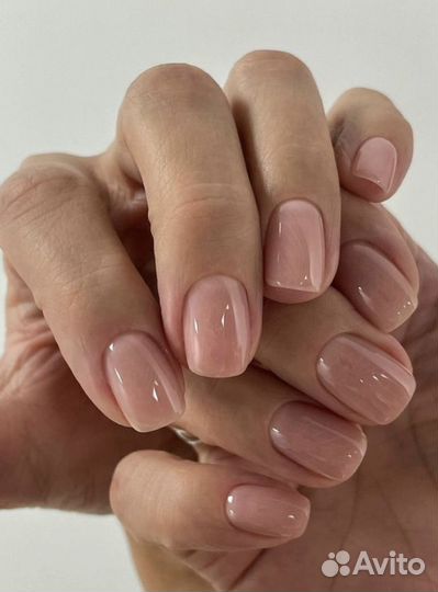 Модель на маникюр