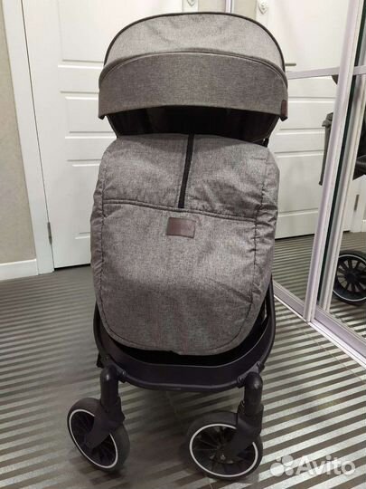 Прогулочная коляска luxmom s11