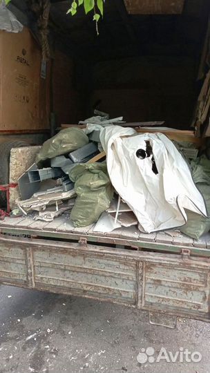 Вывоз мусора с грузчиками и без