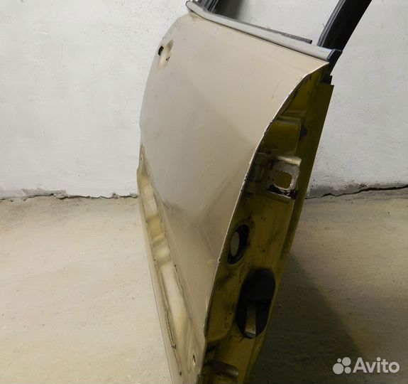 Дверь задняя правая Audi 100 C3 (идеальная)