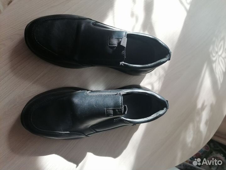 Продам туфли подрастковые, р40, кожанные