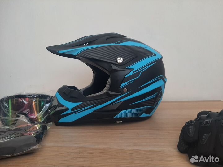 Кроссовый мотоциклетный шлем