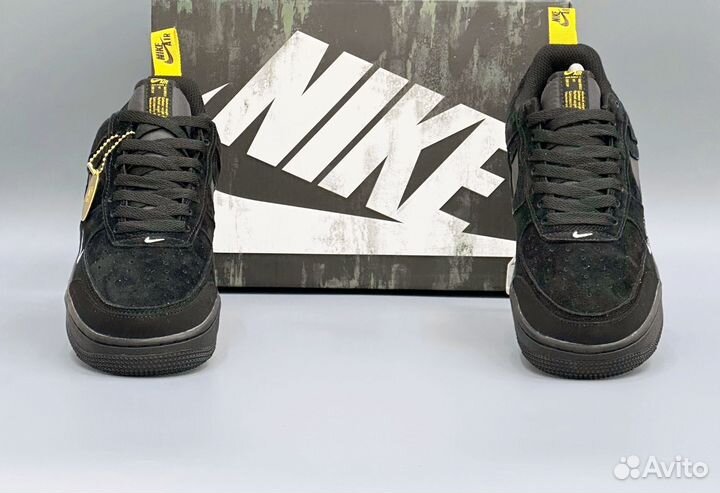 Кроссовки мужские в наличии