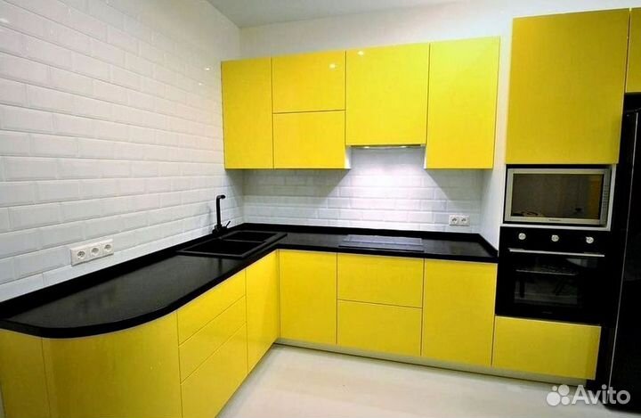 Кухня в потолок на заказ