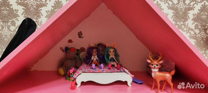 Кукольный домик с мебелью