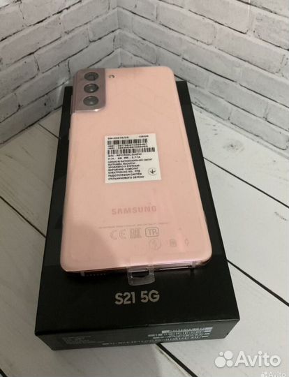 Samsung Galaxy S21, 8/128 ГБ