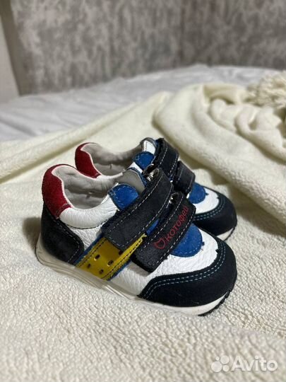 Кроссовки котофей