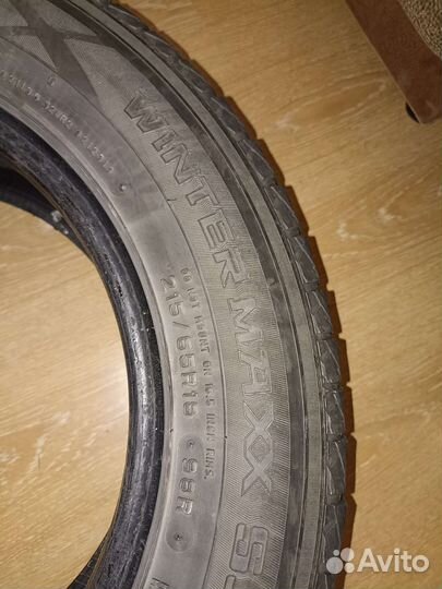 Dunlop Winter Maxx SJ8 215/65 R16 R