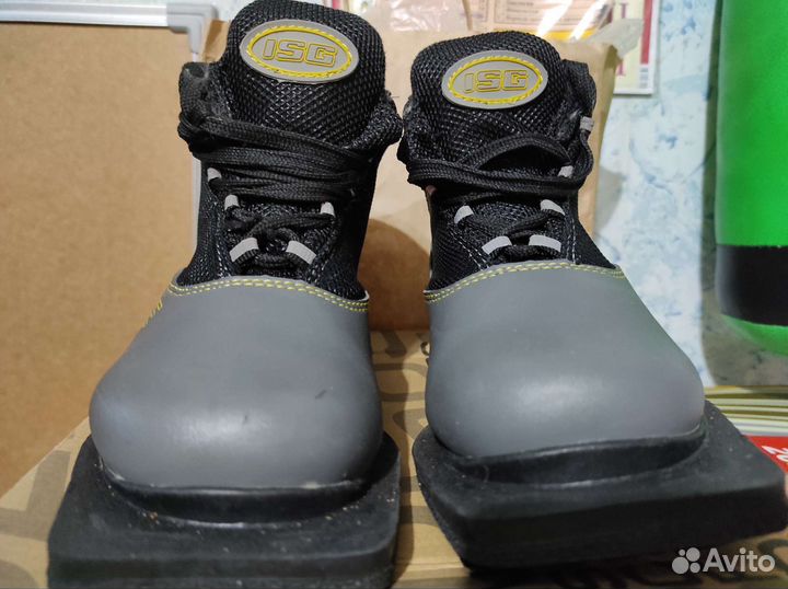 Лыжные ботинки