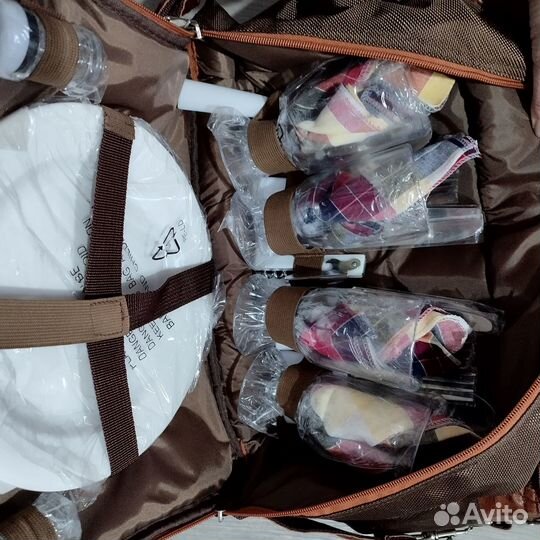 Сумка - холодильник для пикника с посудой, новая