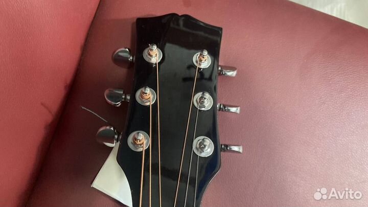 Гитара электроакустическая чёрная