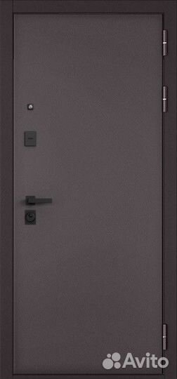 Стальная дверь в квартиру