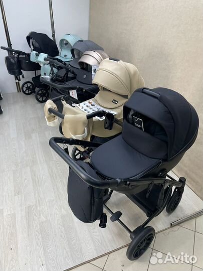 Коляска новая