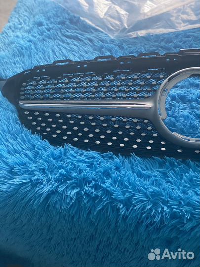 Решетка на мерседес С class.оригинальная