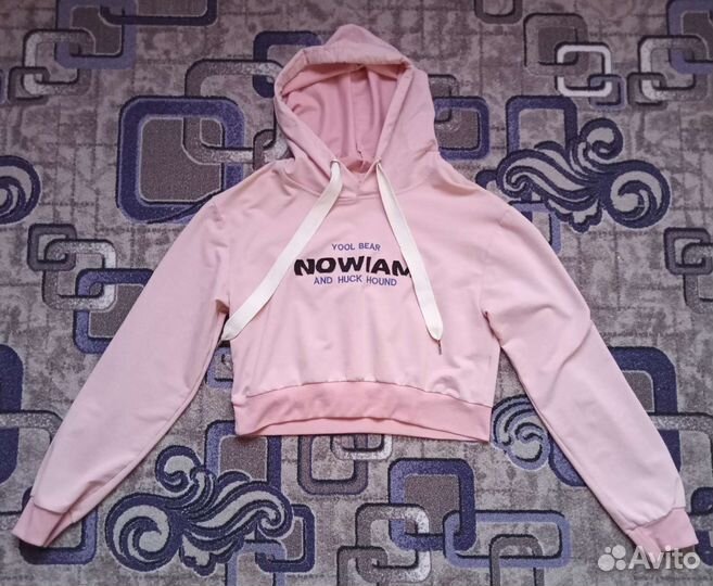 Укороченная толстовка