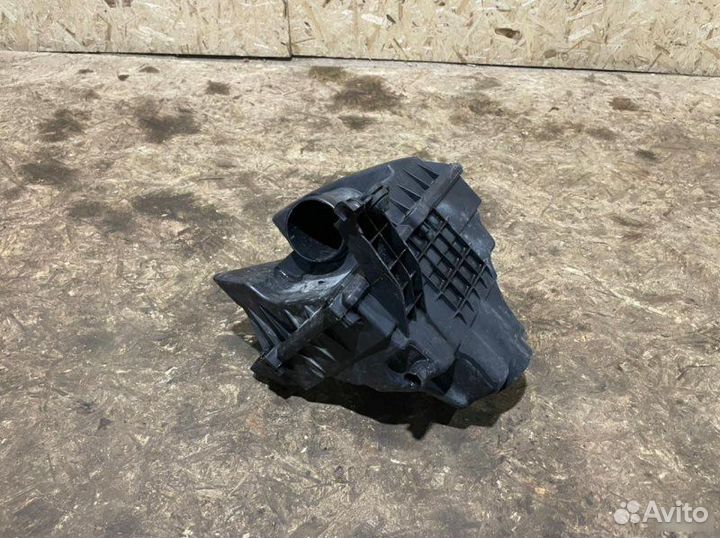 Корпус воздушного фильтра Ford Focus 2