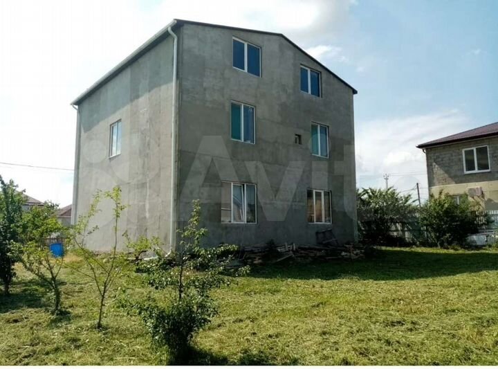 Дом 270 м² на участке 8 сот.