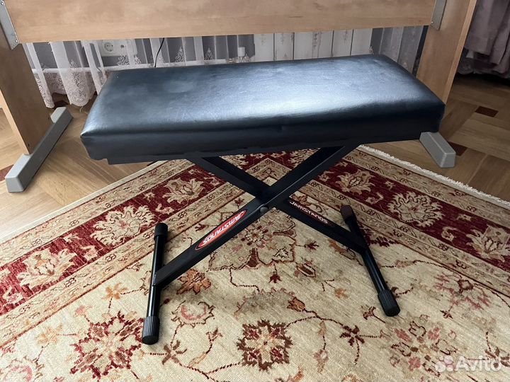 Банкетка для пианино