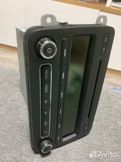 Магнитола штатная Skida Fabia 2013 года