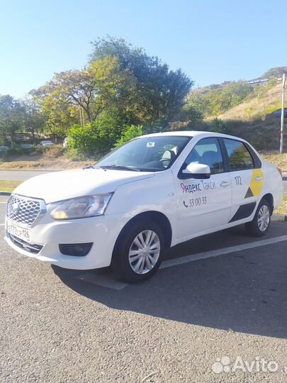 Водитель яндекс такси