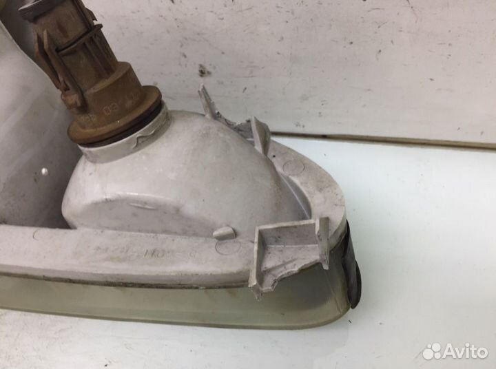 Фара Ford Escort (1995-2002)