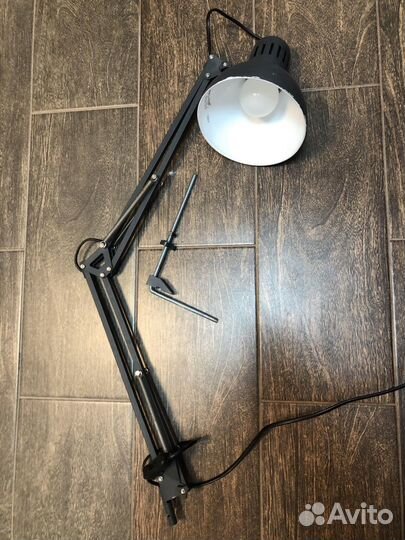 Лампа настольная для маникюра