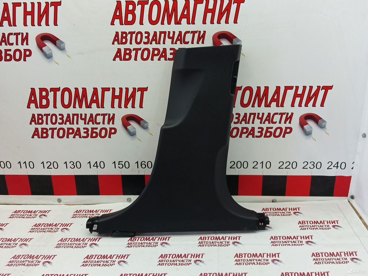 Обшивка центральной стойки правая Zeekr 001